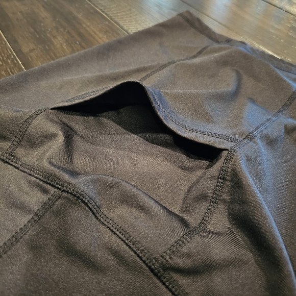 Maacie | Maternity Tights Womens Size L Black Yoga Athletic Shorts - Picture 3 of 5